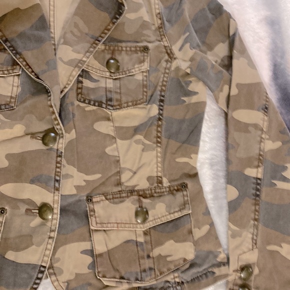 Faded Glory camo jeans jacket size 8/10 M - Picture 2 of 7